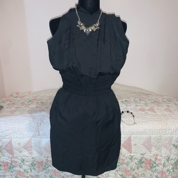 Dress - Picture 2 of 5